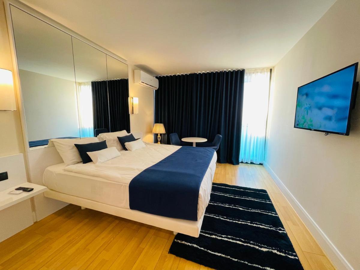 Seaside Vip40 Hotel Batumi Exterior photo